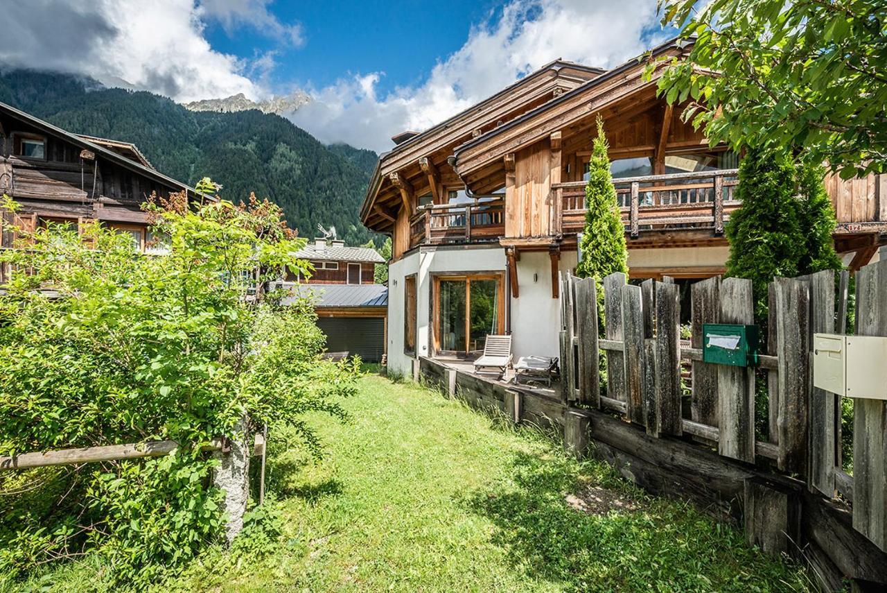 Eden Hotel, Apartments And Chalet Chamonix Les Praz Экстерьер фото